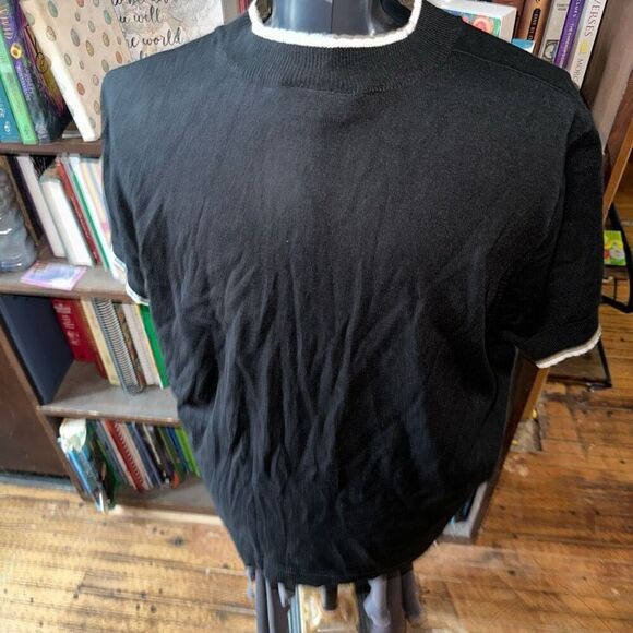 ModCloth Parisian monochrome 4x lightweight black sweater - Picture 3 of 4